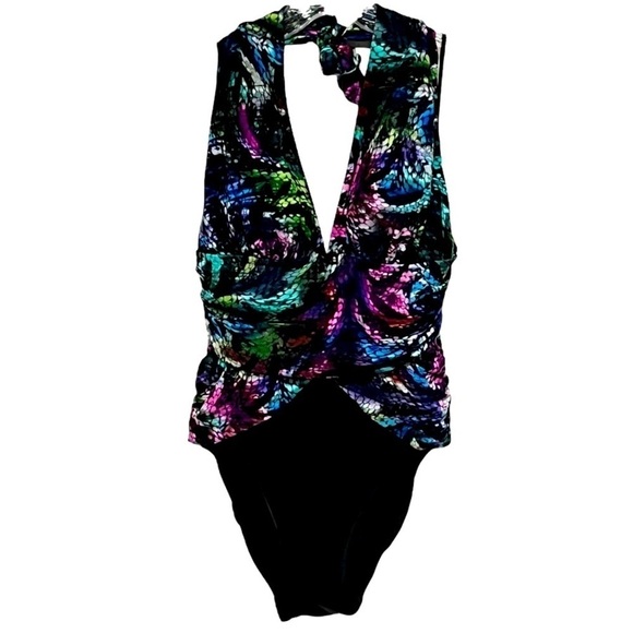 Magicsuit Women's Black Cobra Printed
Shirred spandex Halter One-Piece swimsuit - Picture 7 of 9